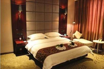 Jinyue Business Hotel Yichuan  Exterior photo